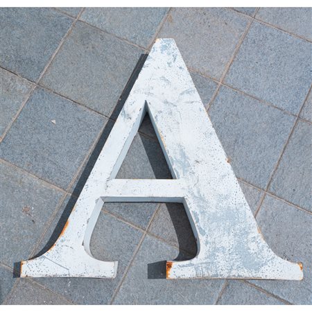 LETTERA SCATOLATA "A" IN FERRO