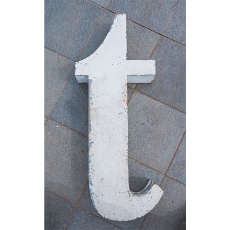 LETTERA SCATOLATA "T" IN FERRO
