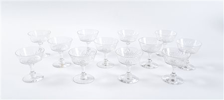 Dodici coppe da champagne.Francia, Manifattura Baccarat, seconda metà del XX...