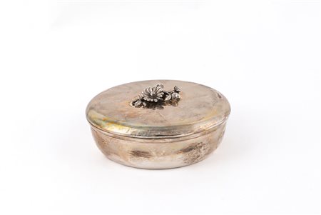 Portagioie con coperchio.Argenteria artistica milanese del XX secolo.Argento...