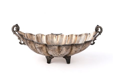 Centrotavola.Argenteria artistica italiana del XX secolo.Argento fuso e...