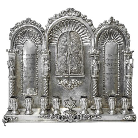 Chanukkiyah in argento