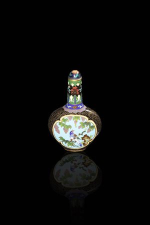 SNUFF BOTTLE