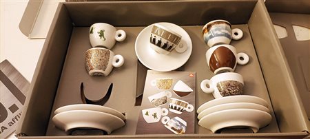MOMA P.S.1 New York (Stati Uniti) 1971 Ground Roasted coffee 2001 Tazzine...