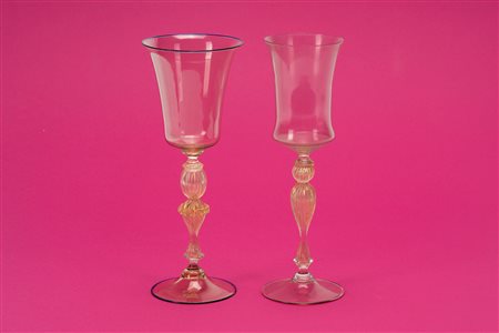 Due calici in vetro di Murano nei toni dell'oro