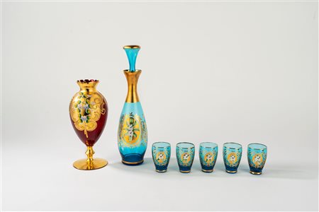Set da liquore e vaso in vetro di Murano con decorazioni floreali in rilievo