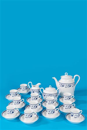 Servizio da caffè da 12 in porcellana bianca con fiori blu, Ginori