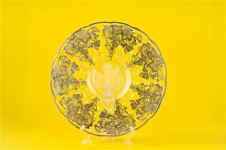 Centrotavola in vetro molato con decori in metallo argentato