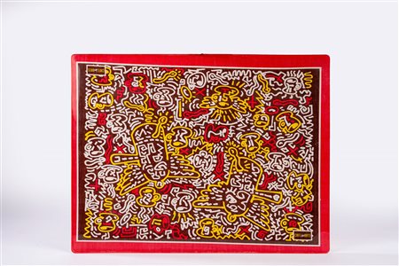 Vassoio in plastica con motivi decoratici stilizzati nello stile di Keith Haring, Café des Arts