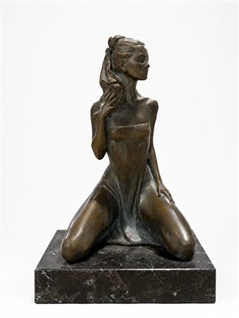 Vittorio Tessaro (1958 - ) 
Figura femminile 
bronzo 19 x 10 x 10 cm