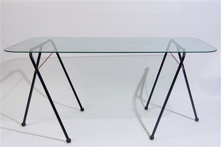  
Design Sweden Slim Innovator - Tavolo, mod. "Black and red" anni '80 del XX sec.
vetro e ferro laccato 