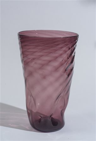  
Vaso in vetro di Murano anni '60 del XX secolo
vetro 34,5 x 20,5 
