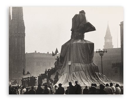 CHRISTO (1935-2020) - Wrapped Monument to Vittorio Emanuele, 1970