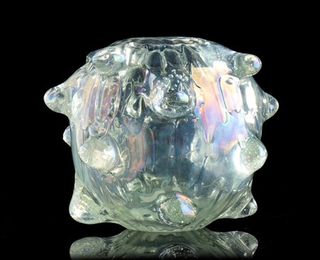 Ercole Barovier (1889 - 1974) 
Vaso Mina a Mugnoni in vetro trasparente iridato, corpo sferico con bocca circolare a filo 1938 ca.
 cm 24x38