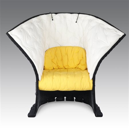 Gaetano Pesce (1939 - 2024) 
Poltrona modello "Feltri", produzione Cassina - Italia 1987
 cm 101,5x118x66