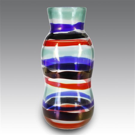 FULVIO BIANCONI (1915 - 1996) 
Vaso sagomato “4226”, produzione Venini & C - Murano 1953
 cm 32x13,5