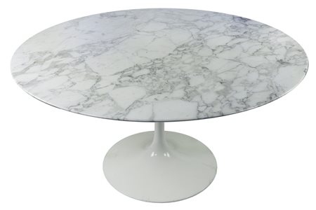 Eero  Saarinen ( , 1910 - 1961) 
Tavolo Tulip in marmo, produzione Knoll - Stati Uniti d'America 1970
 cm 70; Ø cm 146