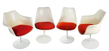 Eero  Saarinen ( , 1910 - 1961) 
Gruppo di 4 sedie TULIP, produzione Knoll International - Stati Uniti d'America 1970
 cm 84x51x54; cm 84x60x68 
