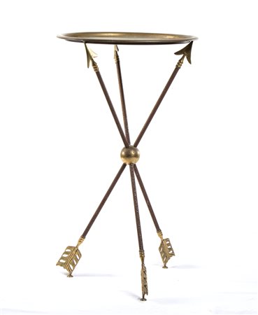  
Coppia di tavolini in bronzo e bronzo dorato con gambe a guisa di frecce 
 cm 74x41