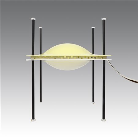 Ettore  Sottsass (1917 - 2007) 
Lampada da tavolo modello "12639", produzione Arredo Luce - Italia 1950
 cm 35x28x28