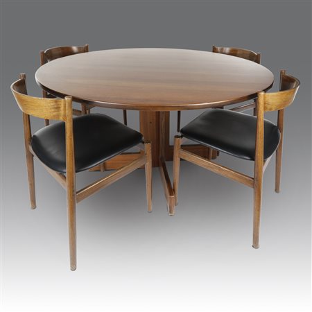 Gianfranco Frattini (1926 - 2004) 
Tavolo e quattro sedie, produzione Cassina - Italia 1970
 Tavolo: cm 73, Ø cm 128; sedie: cm 76x47x45