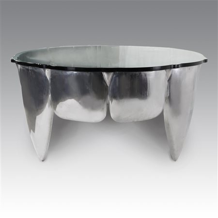 Celeste Dell'Anna (disegno di)  
Grande tavolo scultoreo in fusione di alluminio e piano in cristallo "The Bite Table" 
 cm 72,5x234x159,5