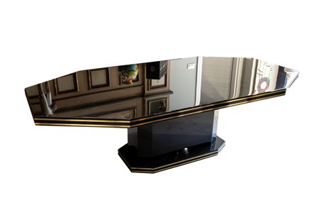  
Tavolo ottagonale in legno laccato nero con inserti in ottone  
 cm 73x240x120