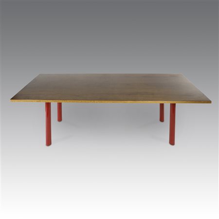  
Tavolo da riunione rettangolare con gambe cilindro laccate color rosso anni '80
 cm 73x250x90