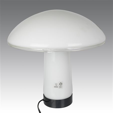 Roberto Pamio (1937  - 2021) 
Lampada da tavolo ad una luce modello Armonia, produzione Leucos - Murano 1980
 cm 46; Ø cm 43