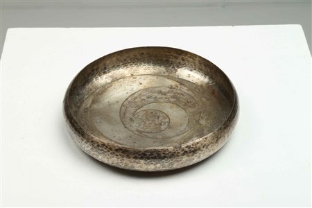 CAVALLINI ITALO Ciotola. Metallo argentato inciso. Cm 21,00 x 8,00 x 21,00.