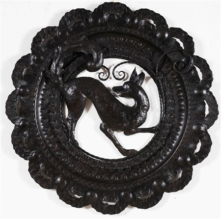 RIZZARDA CARLO Piatto scultura. Ferro forgiato. Cm 42,50 x 2,00....