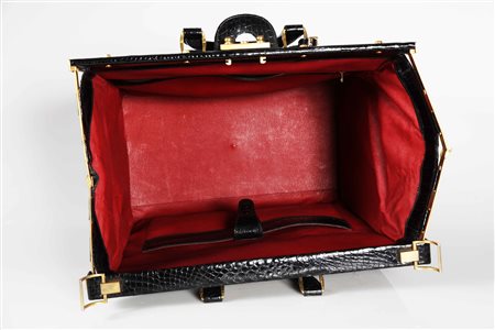 GUCCI Borsa da viaggio in pelle di coccodrillo baby. 1960. Pelle. Cm 44,00 x...