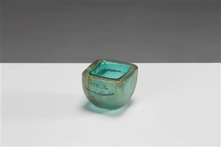 SCARPA CARLO (1906 - 1978) Per Venini. Vetro bulicante in verde. Cristallo....