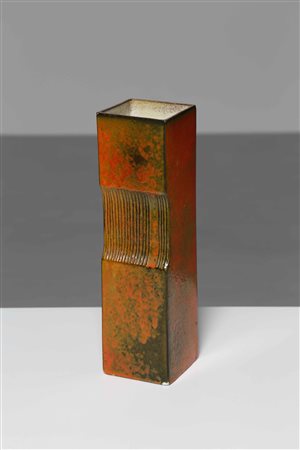 TASCA ALESSIO (n. 1929) Vaso. 1961. Ceramica. Cm 9,00 x 34,00 x 9,00. Premio...