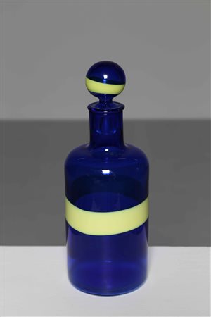 BIANCONI FULVIO (1915 - 1996) Per Venini. Bottiglia blu. Vetro di Murano. Cm...