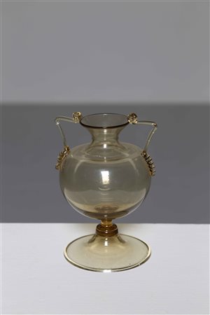 FRATELLI TOSO Vaso in vetro soffiato ambra ed anse morisate. Vetro di Murano....