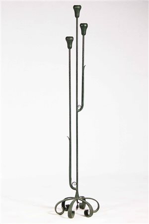 RIZZARDA CARLO Lampada da terra in ferro battuto. Ferro battuto. Cm 35,00 x...