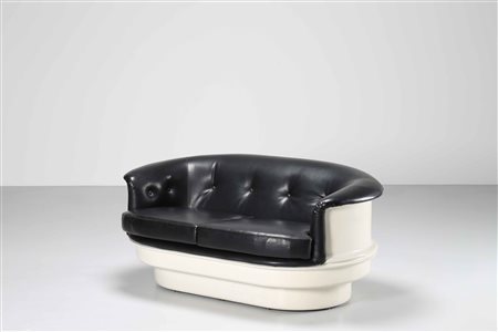 RINALDI GASTONE Per RIMA. Divano. 1966. Pelle e fiberglass.. Cm 190,00 x...