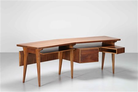 MOBILI ALBERTINI, PRATO Scrivania. 1955. Legno. Cm 226,00 x 79,50 x 104,00....