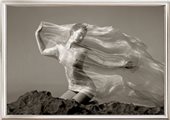Trevor E R Yerbury, “Trusting the wind”, 1986, Stampa C, cm 32 x 45