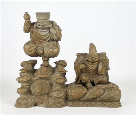 Scultura in legno raffigurante Daikokuten ed Ebisu; periodo Showa...