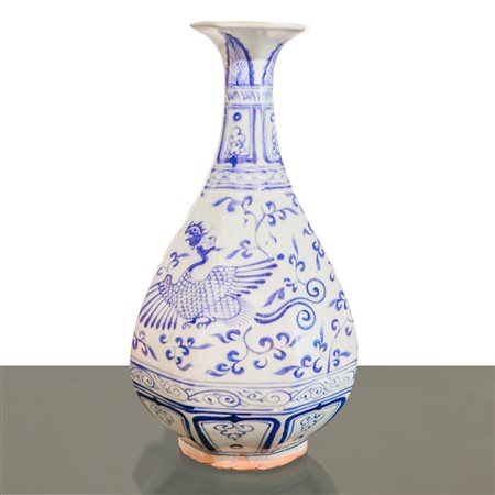 Vaso in porcellana cinese Yu Hu Chun con decorazione floreale bianca e blu ( Qinghua), Yuan Dynasty