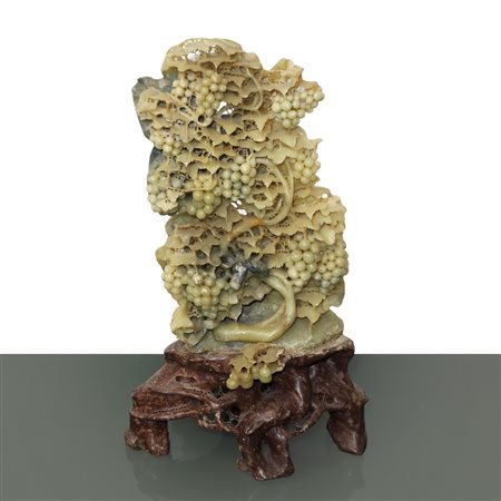 Scultura orientale in pietra saponaria