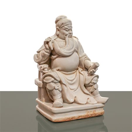 Statua in porcellana cinese bianca di Guan Gon, divinità cinese virtuosa, 19° secolo