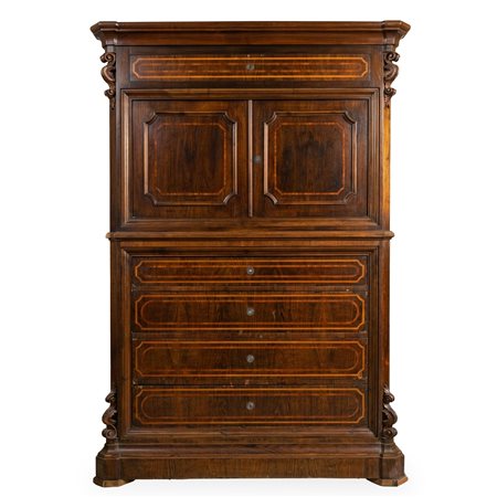 Chiffonier impiallacciata in legno di palissandro a due corpi con cassetti nella parte inferiore sportelli in quella superiore e cassetto sotto il cappello