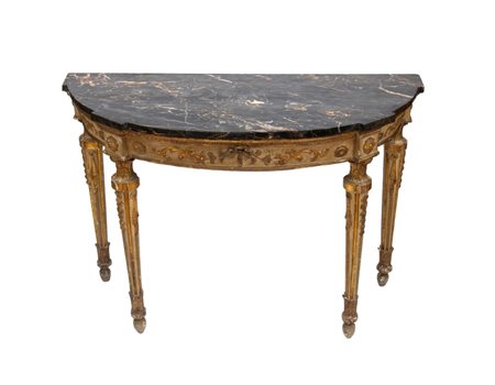  
Consolle laccata e dorata Luigi XVI Venezia, XVIII secolo
 Altezza x larghezza x profondità: 91 x 130 x 57 cm 