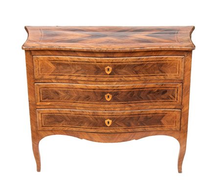  
Cassettone Transizione Luigi XV Roma, XVIII secolo
 Altezza x larghezza x profondità: 97 x 130 x 58 cm