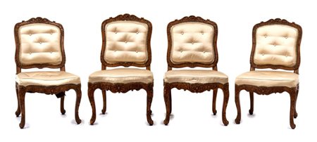  
Gruppo di quattro poltrone francesi, Reggenza 1715-1730
 Altezza x larghezza x profondità 95 x 54 x 49 cm.