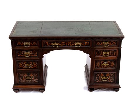 GILLOWS OF LANCASTER  
Scrivania inglese vittoriana intarsiata Prima metà del XIX secolo
 Altezza x larghezza x profondità: 76 x 137 x 63 cm.