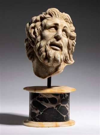  
Scultura in marmo raffigurante testa di Laocoonte XX secolo
 Altezza x larghezza x profondità: 25 x 12 x 10 cm